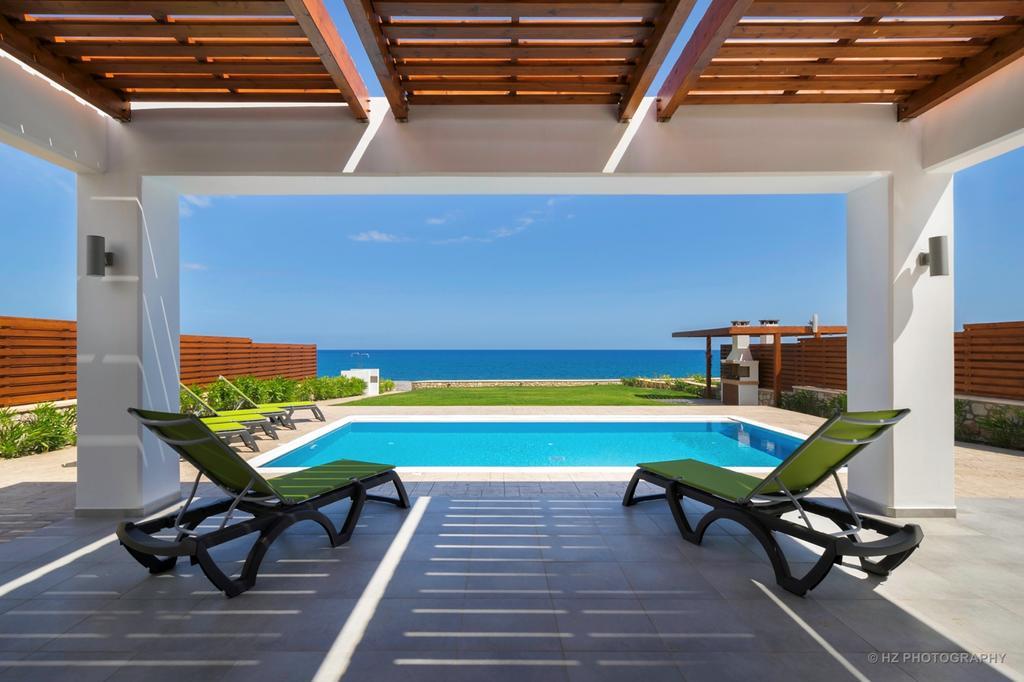 Antonoglou Beach Villas - Waterfront Luxury Retreat Лахания Стая снимка